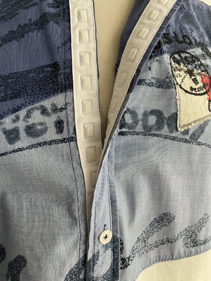 Chemise bleue et jean – Image 2